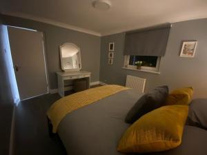 Imagem da galeria de Burnt Island 2 bed apartment with stunning views em Fife