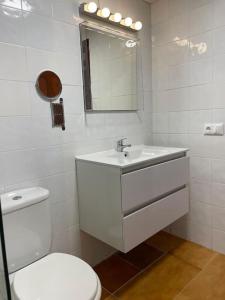 Koupelna v ubytování Apartamento Amura en Playa de Las Cucharas
