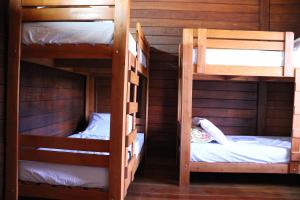 Woods Hostel客房内的一张或多张床位