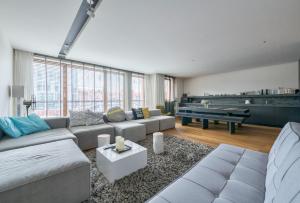 Posedenie v ubytovaní Apartments Old Town Szafarnia & by Noclegi Renters