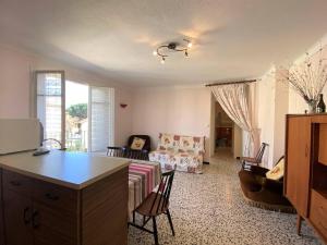 Posedenie v ubytovaní Appartement au calme, proche plage, balcon, garage privé, 2 pers, Argeles Plage Nord - FR-1-225-757