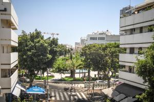Bazén v ubytování Pixel - by Loginn Tel-Avivian hotels nebo v jeho okolí