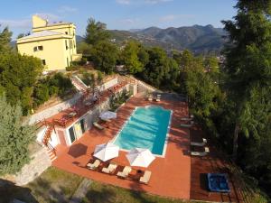 an overhead view of a swimming pool on a house at Relais San Rocco in Sestri Levante