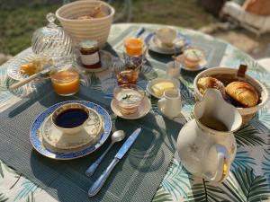 Jedlo v ubytovaní bed & breakfast alebo blízkom okolí