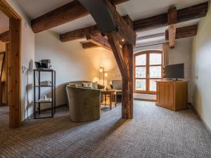 TV a/nebo společenská místnost v ubytování Romantik Hotel Reichshof