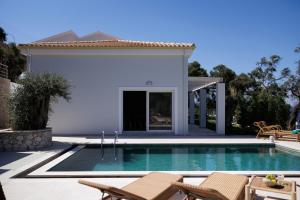 Bazén v ubytování Nisos Villas Corfu nebo v jeho okolí