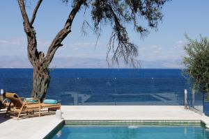 Bazén v ubytování Nisos Villas Corfu nebo v jeho okolí