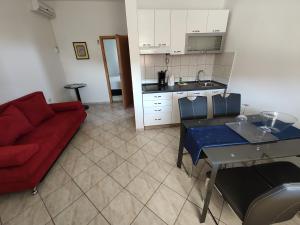 Galeriebild der Unterkunft Edith's Olive Garden in Vir