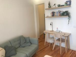 Prostor za sedenje u objektu Small flat in the heart of Lisbon