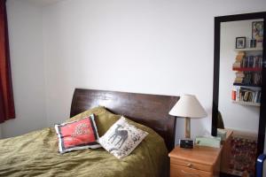 Light and Airy 2 Bed Flat in the Heart of Londonにあるベッド