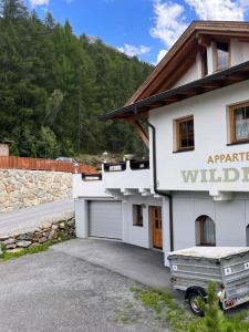 Budynek, w którym mieści się apartament