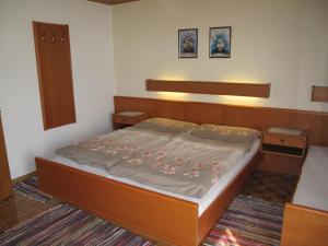Postel nebo postele na pokoji v ubytování Apartment Fichte by Interhome + 33 fotografií