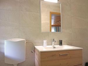 Baðherbergi á Apartment Anich by Interhome