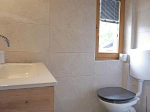 Baðherbergi á Apartment Anich by Interhome