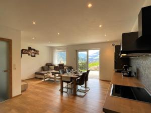 Posedenie v ubytovaní Apartment Bergblick by Interhome