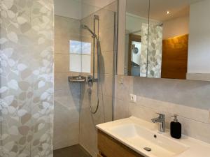Kúpeľňa v ubytovaní Apartment Bergblick by Interhome