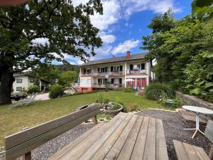 Ein Garten an der Unterkunft Apartment Meran-1 by Interhome