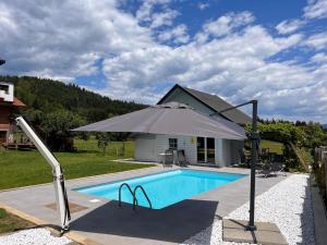 The swimming pool at or close to Apartment Frank-1 by Interhome