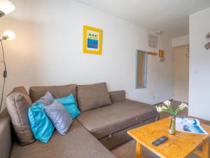 Posezení v ubytování Apartment Cime de Caron 2204 by Interhome