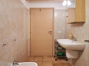 A bathroom at Holiday Home Gelsomino-1 by Interhome