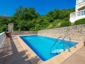 Bazén v ubytování Holiday Home Albertina-2 by Interhome nebo v jeho okolí