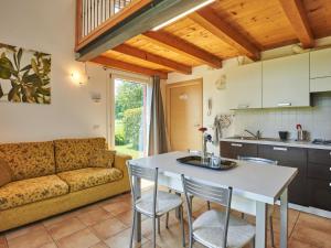 Η κουζίνα ή μικρή κουζίνα στο Holiday Home Gelsomino-3 by Interhome