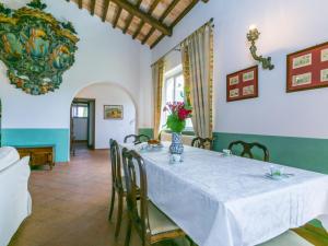 Villa Casa dell'Arco by Interhome 레스토랑 또는 맛집