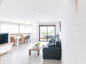 Posezení v ubytování Apartment Edificio Blaucel by Interhome + 24 fotografií