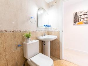 Kúpeľňa v ubytovaní Apartment Edificio Blaucel by Interhome