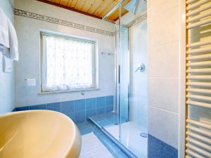 Kúpeľňa v ubytovaní Apartment Cincelli - Catinaccio by Interhome