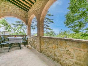 Μπαλκόνι ή βεράντα στο Apartment Villa Caggio-3 by Interhome