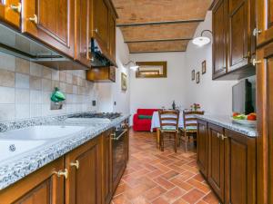 Kuchyň nebo kuchyňský kout v ubytování Apartment Villa Caggio-2 by Interhome