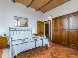 Posteľ alebo postele v izbe v ubytovaní Apartment Villa Caggio-2 by Interhome