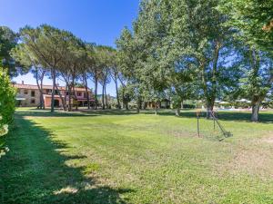 A garden outside Apartment Marrone by Interhome