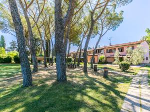 A garden outside Apartment Marrone by Interhome
