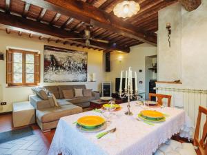 A seating area at Holiday Home Narciso by Interhome