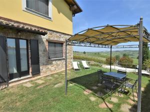 The swimming pool at or close to Apartment La Corte Bricca - Bilo A by Interhome