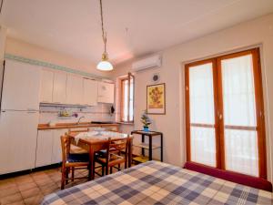 Kuchyňa alebo kuchynka v ubytovaní Apartment Gondar Studio by Interhome