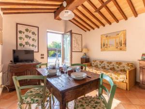 Χώρος καθιστικού στο Holiday Home Podere Fontemaggio - Fienile by Interhome