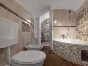 Koupelna v ubytování Holiday Home Marijan by Interhome