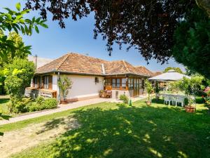 Vonkajšia záhrada v ubytovaní Holiday Home Sunny by Interhome