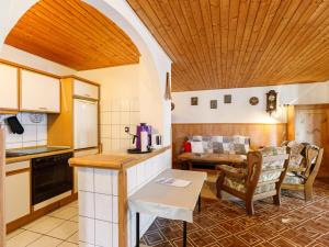 Kuchyňa alebo kuchynka v ubytovaní Holiday Home Sunny by Interhome + 8 fotografií