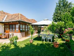 Vonkajšia záhrada v ubytovaní Holiday Home Sunny by Interhome