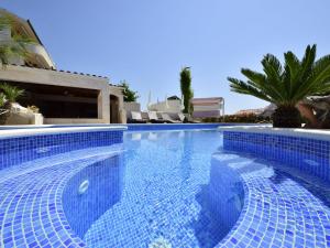 The swimming pool at or close to Apartment Villa Andjelka-4 by Interhome