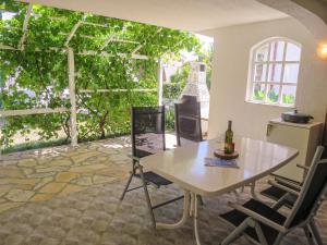 Balkón alebo terasa v ubytovaní Apartment Bedeniković by Interhome