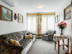 Posedenie v ubytovaní Holiday Home Julia by Interhome