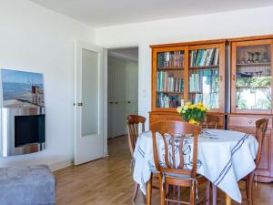 Posedenie v ubytovaní Apartment Les Pêcheries by Interhome + 22 fotografií