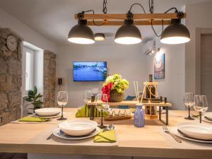 Nápoje v ubytování Holiday Home My Blue Wish by Interhome
