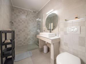 Koupelna v ubytování Holiday Home My Blue Wish by Interhome