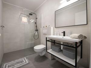 Koupelna v ubytování Holiday Home My Blue Wish by Interhome